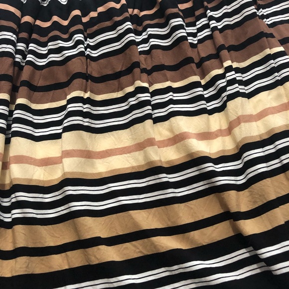 Cute striped midi skirt - Picture 2 of 3
